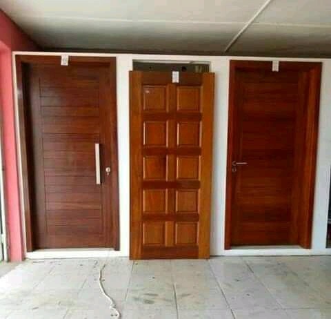Venda Fizemos portas e janelas de madeira nacional