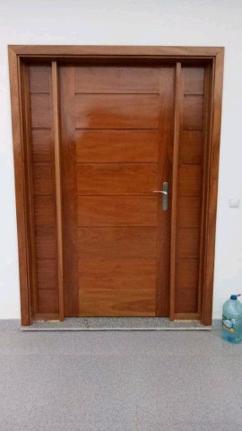 Venda Fizemos portas e janelas de madeira nacional
