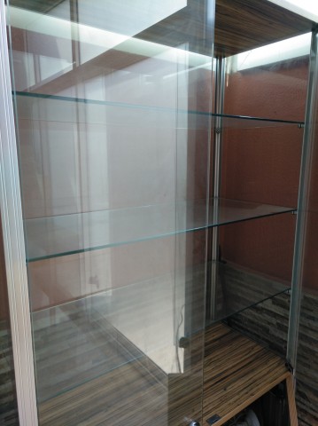 Venda Vitrine em madeira e vidro
