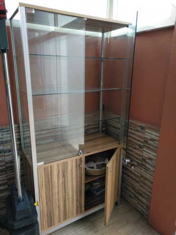 Venda Vitrine em madeira e vidro