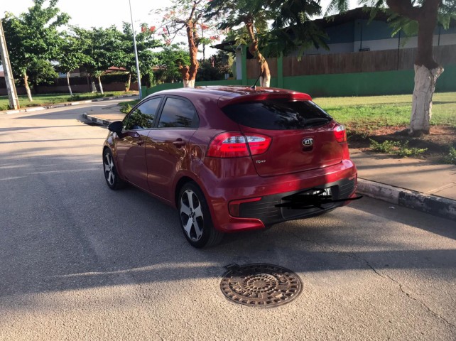 Venda Vende-se este Carro de marca kia Rio