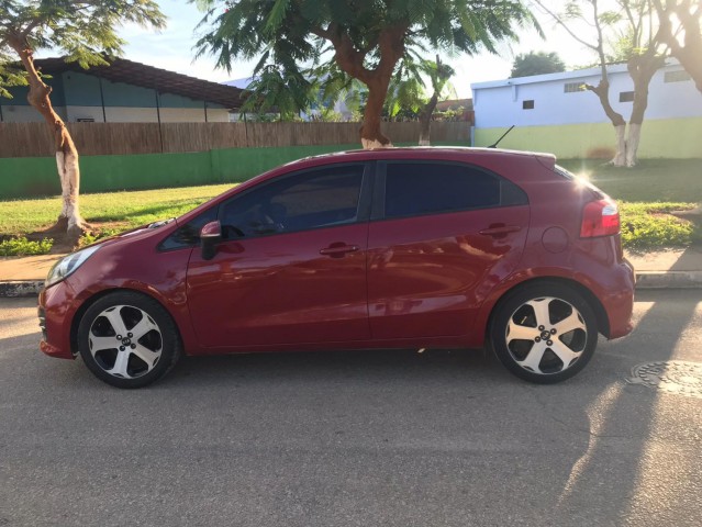 Venda Vende-se este Carro de marca kia Rio