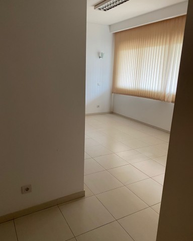 Venda À VENDA: Imponente apartamento em Talatona, T3 vasto, no Condomínio Cristal Terrace