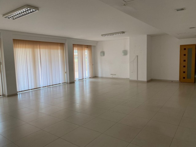 Venda À VENDA: Imponente apartamento em Talatona, T3 vasto, no Condomínio Cristal Terrace