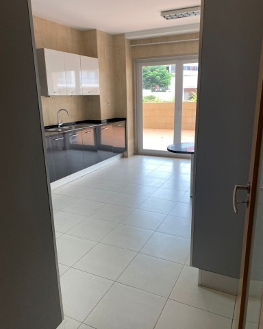 Venda À VENDA: Imponente apartamento em Talatona, T3 vasto, no Condomínio Cristal Terrace