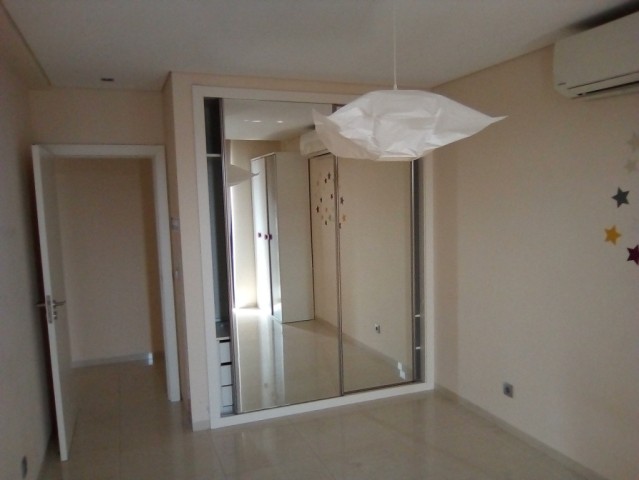 Venda Vende-se Apartamento T3 - Condomínio Talatona Plaza