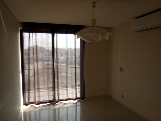 Venda Vende-se Apartamento T3 - Condomínio Talatona Plaza