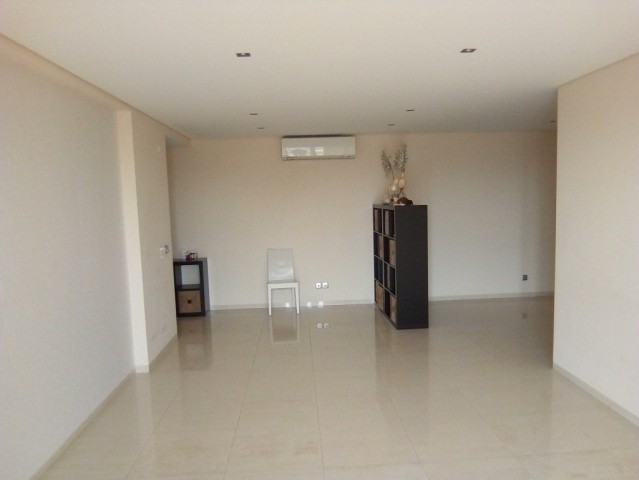 Venda Vende-se Apartamento T3 - Condomínio Talatona Plaza