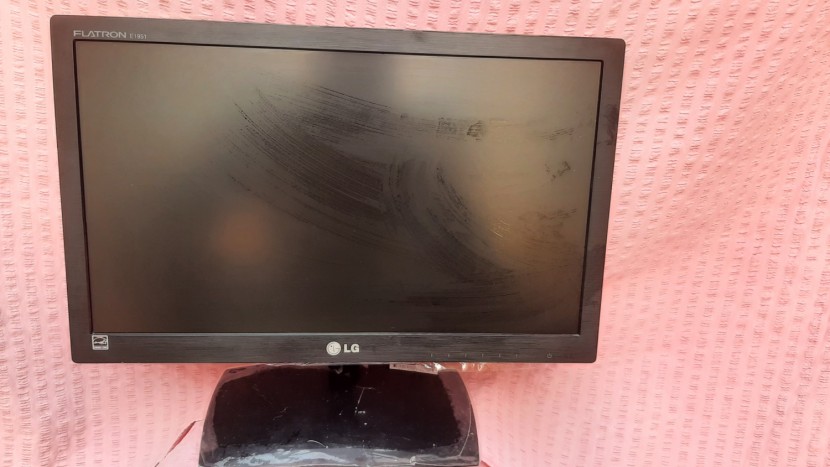 Venda MONITOR LG NOVO NA CAIXA