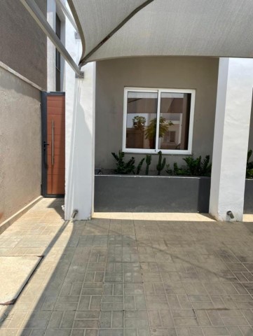 Venda Vivenda V3 Duplex com anexo na Urbanização Boa Vida*
