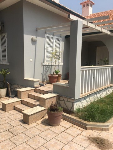 Venda ARRENDA-SE VIVENDA V3 MOBILADA C/PISCINA - MACULUSSO