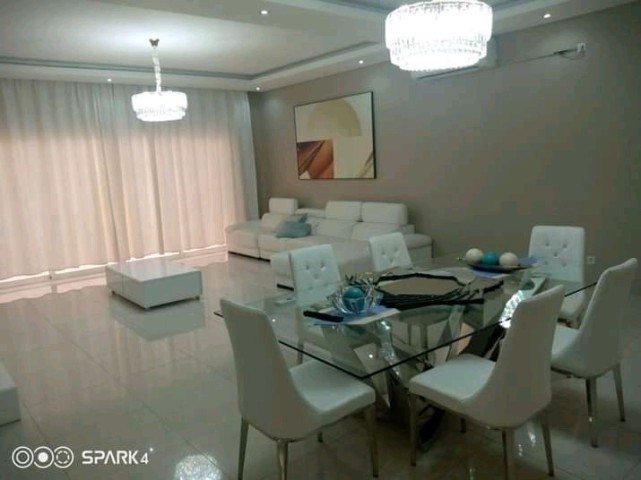 Venda Vivenda t4 Luxuosa no Patriota