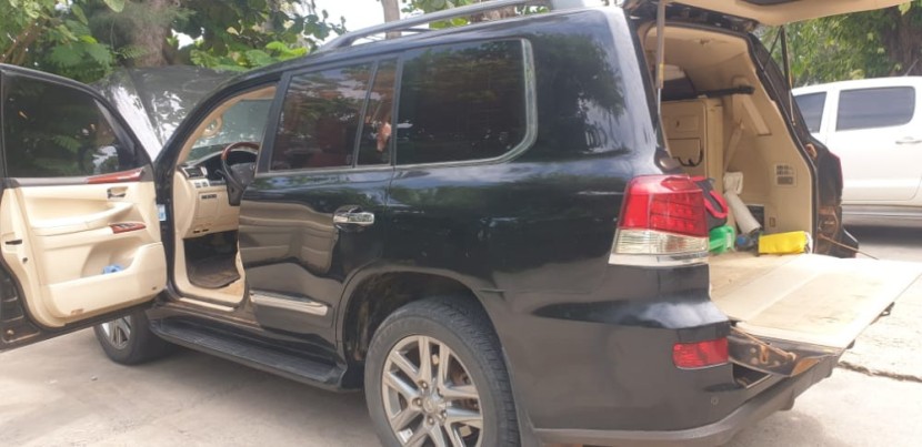 Venda LEXUS 570 LIMPO
