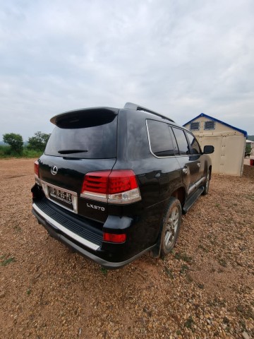 Venda LEXUS 570 LIMPO