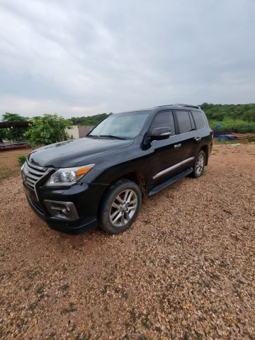 Venda LEXUS 570 LIMPO