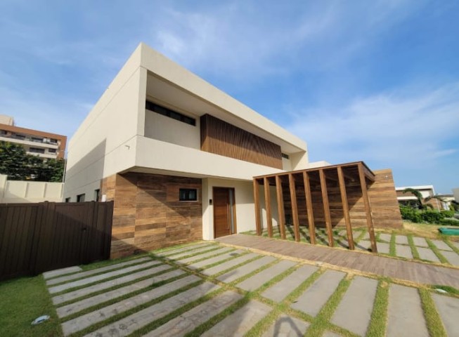 Venda Luxuosa Vivenda V4 Duplex, nova em Talatona, condomínio Malunga