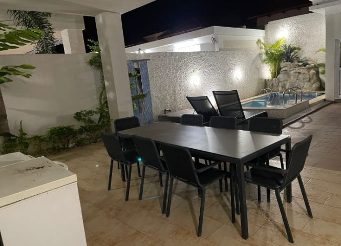 Venda Luxuosa Vivenda T4 com mobília e Piscina privada*