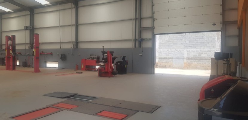 Venda Oficina equipada á vendo no Benfica