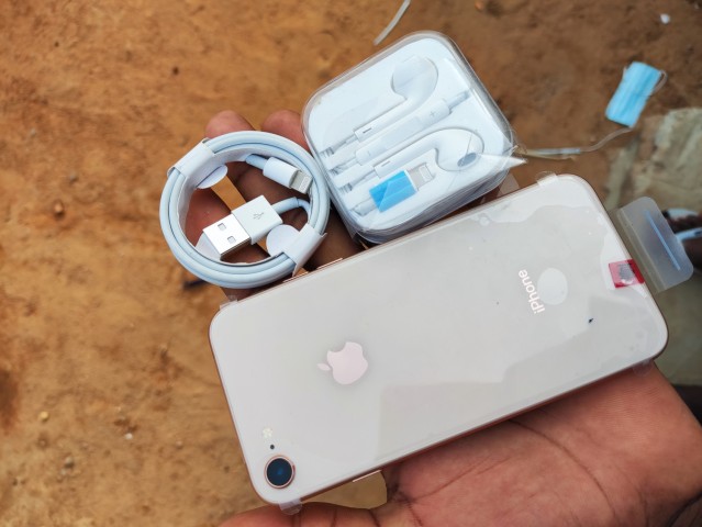 Venda IPhone 8 Gold