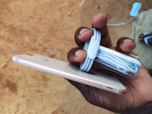 Venda IPhone 8 Gold