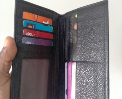 A venda Vende carteira de documentos de alta qualidade em cabedal genuíno