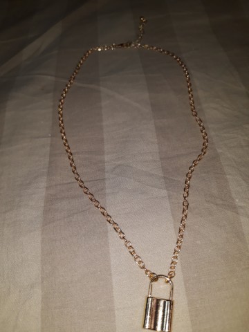 Venda Fio dourado com pingente de cadeado
