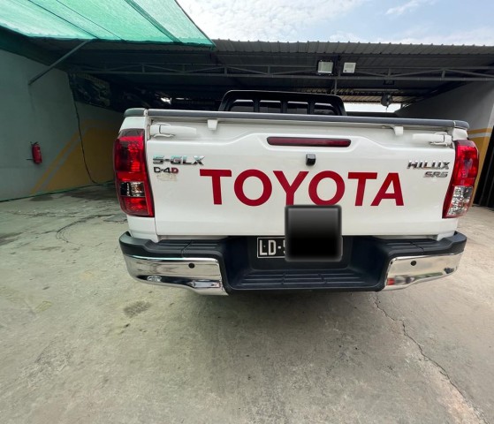 Venda Hilux joao lourenço recém chegada