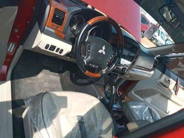 Venda Mitsubishi pajero impecavèl
