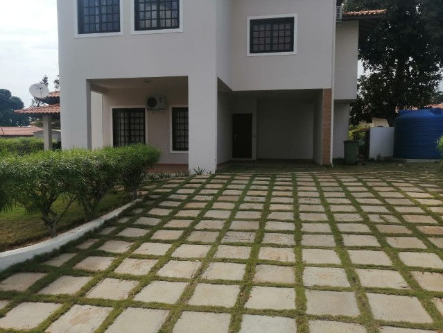 Venda Moradia V4 do estilo designada das maiores no Condomínio Atlântico Sul, em Talatona, ao preço de cortar o fôlego!
