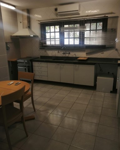 Venda Moradia V4 do estilo designada das maiores no Condomínio Atlântico Sul, em Talatona, ao preço de cortar o fôlego!