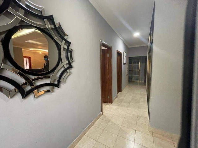 Venda Moradia V4 no Lar do Patriota, com um quintal muito vasto, um espaço de 900m²