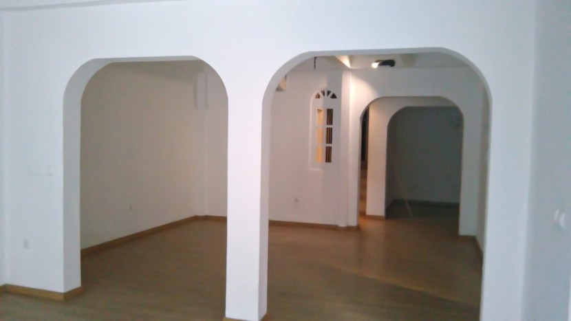 Venda ARRENDA-SE ESCRITÓRIO 280m2 INGOMBOTA