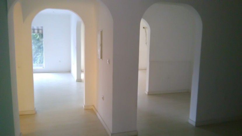 Venda ARRENDA-SE ESCRITÓRIO 280m2 INGOMBOTA
