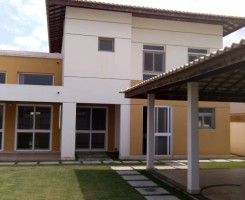 A venda VENDE-SE MORADIA T4+1 - CONDOMÍNIO RIVIERA -TALATONA