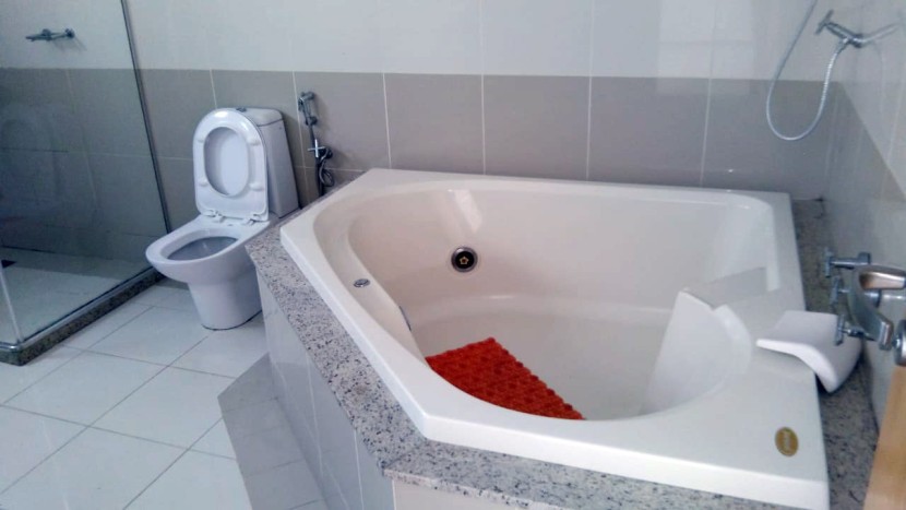 Venda VENDE-SE MORADIA T4+1 - CONDOMÍNIO RIVIERA -TALATONA