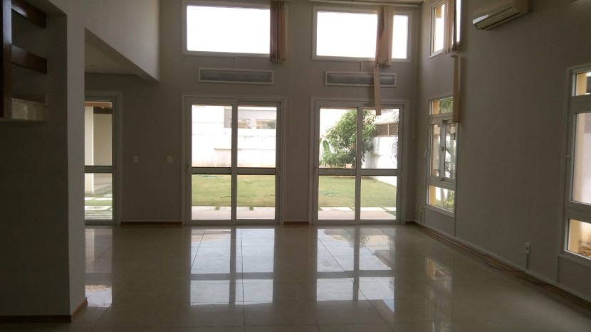 Venda VENDE-SE MORADIA T4+1 - CONDOMÍNIO RIVIERA -TALATONA