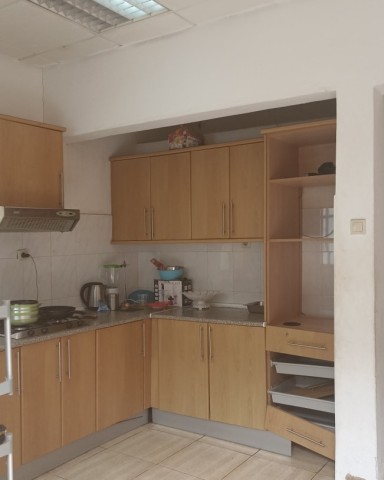Venda Vivenda V3 com anexo, na Maianga, rua da Tudor centro da Cidade