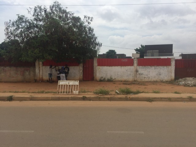 Venda Terreno na rua do Condomínio pelicano