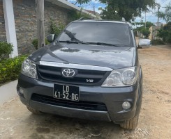A venda Toyota fortunner impecavèl