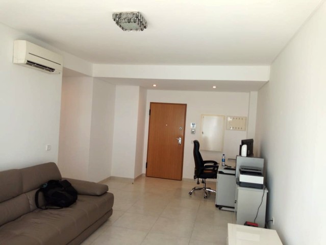 Venda ARRENDA-SE APARTAMENTO T2 - CONDOMÍNIO ROSALINDA