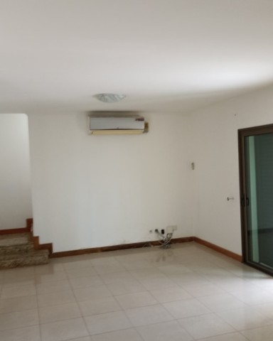 Venda ARRENDAMENTO ARRENDA-SE VIVENDA V3 DUPLEX, NO CONDOMÍNIO LUAR DE TALATONA