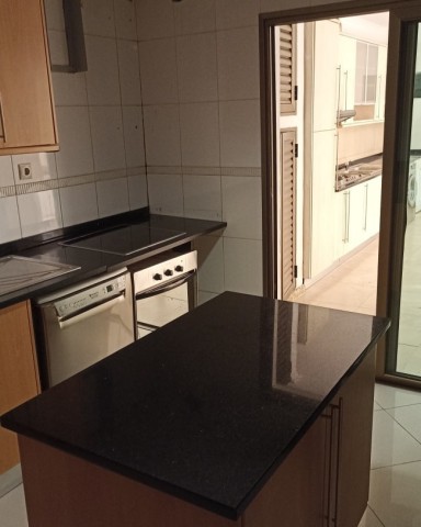 Venda ARRENDAMENTO ARRENDA-SE VIVENDA V3 DUPLEX, NO CONDOMÍNIO LUAR DE TALATONA