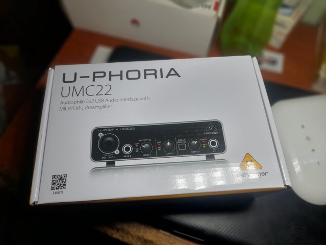 Venda Interface de Audio Behringer U-PHORIA UMC-22