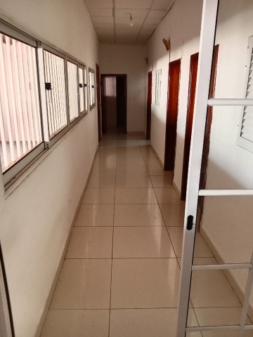 Venda Arrendo uma um imóvel T 3 +1 no Cama 1