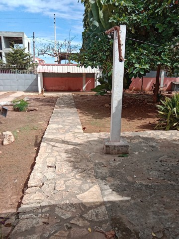 Venda Arrendo uma um imóvel T 3 +1 no Cama 1