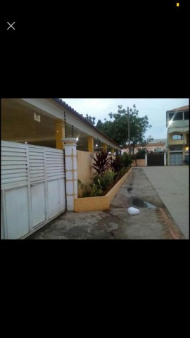 Venda Vivenda T.5 sem mobília No Camama junto a estrada