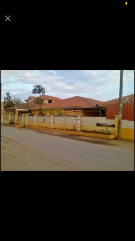 Venda Vivenda T.5 sem mobília No Camama junto a estrada