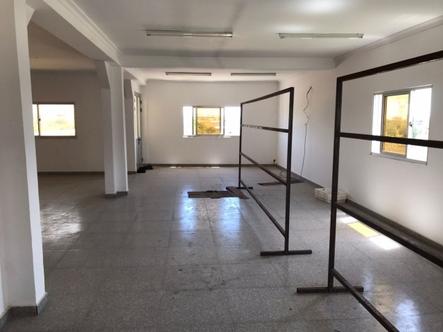 Venda ARRENDA ESTABELECIMENTO COMERCIAL ENTRADA DO KERO KILAMBA