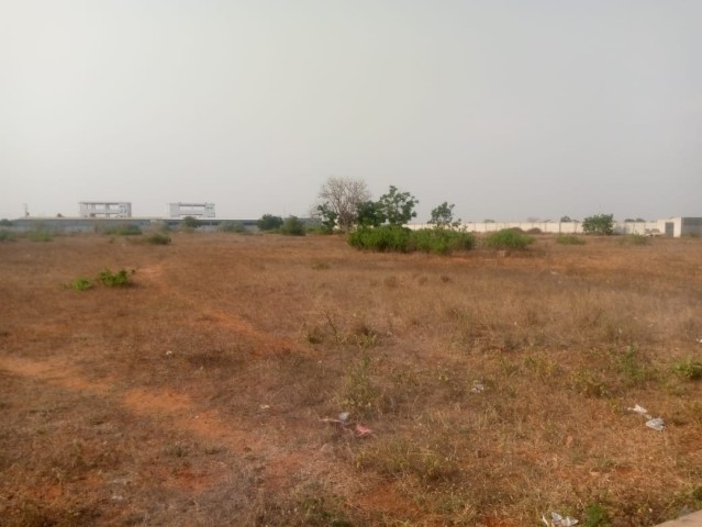 Venda TERRENO 17X15 = 255 m2 no Camama