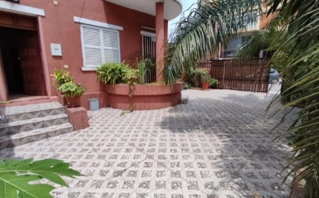 Venda Vivenda T.3 + Anexo nas Ingombotas- Maculusso